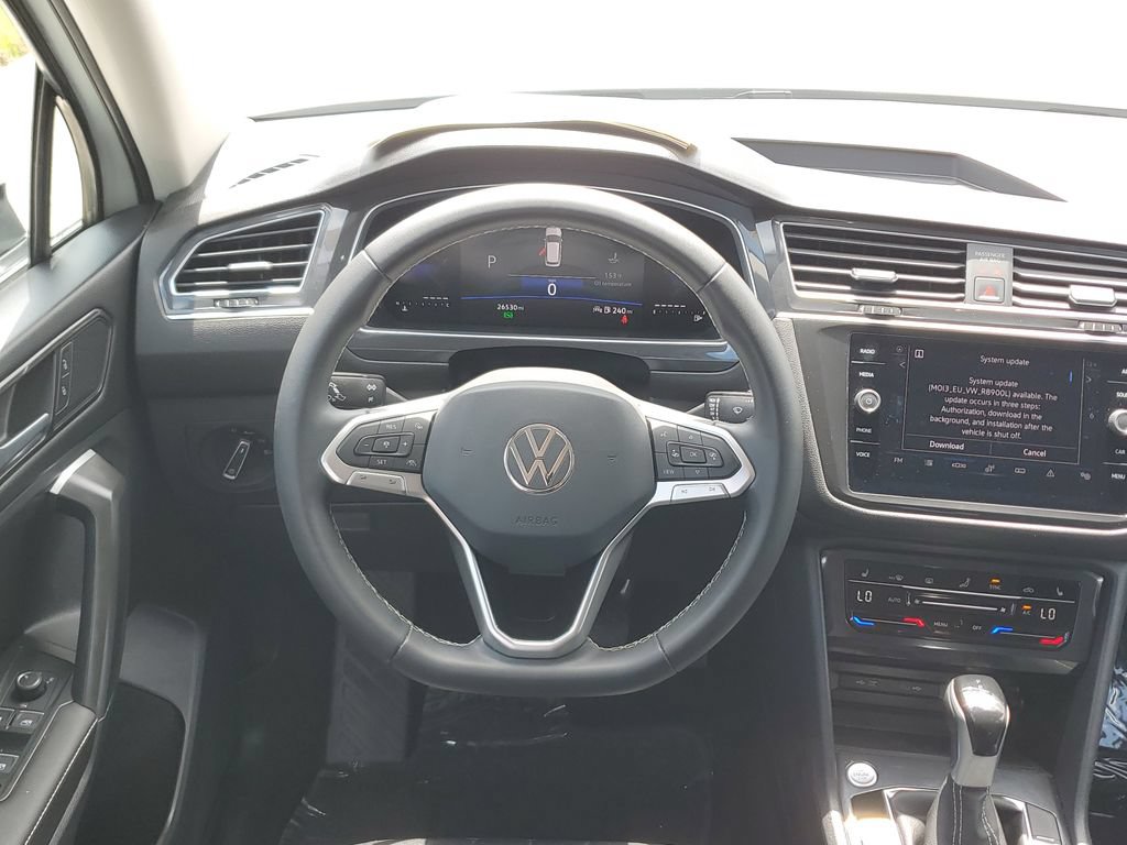 Certified 2023 Volkswagen Tiguan SE FWD image 19