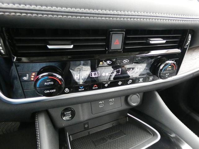 New 2026 Nissan Rogue Platinum w/ Tech Package AWD/4WD image 14