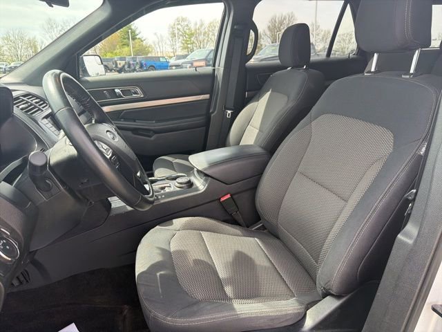 Used 2018 Ford Explorer XLT AWD/4WD image 28