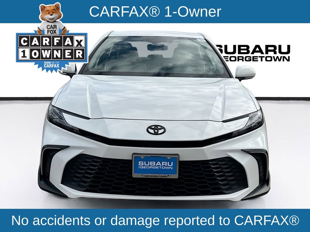 Used 2025 Toyota Camry SE video 2