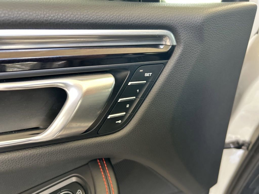 Used 2023 Porsche Macan Turbo AWD/4WD image 41