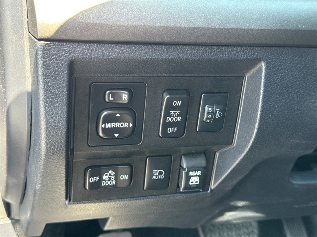 Used 2019 Toyota Tundra SR5 w/ SR5 Upgrade Package image 28