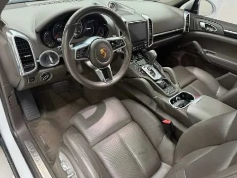 Used 2018 Porsche Cayenne Platinum Edition image 10