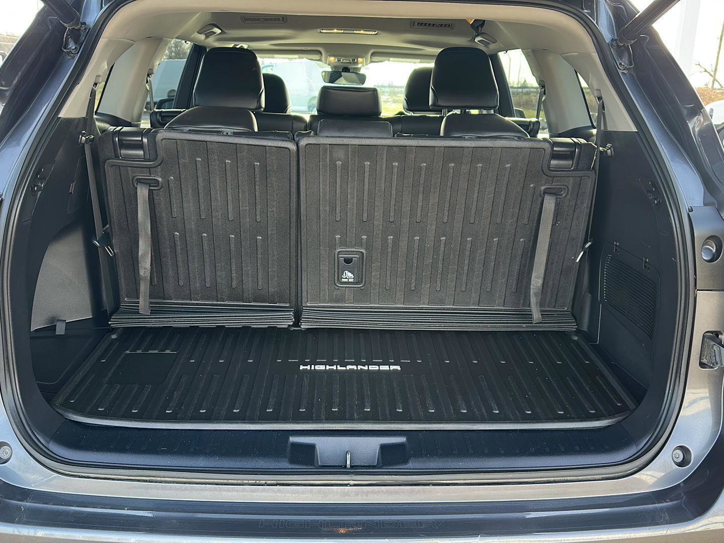 Used 2021 Toyota Highlander XLE image 8