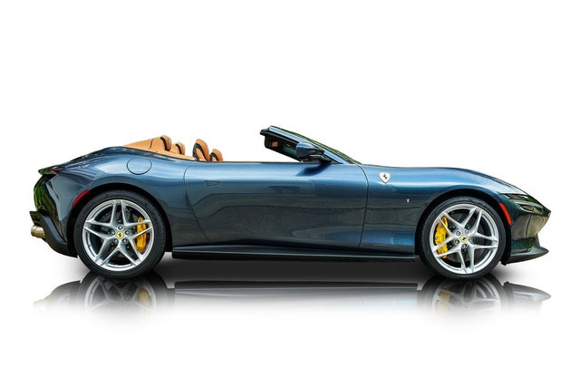 Used 2026 Ferrari Roma Spider RWD image 2