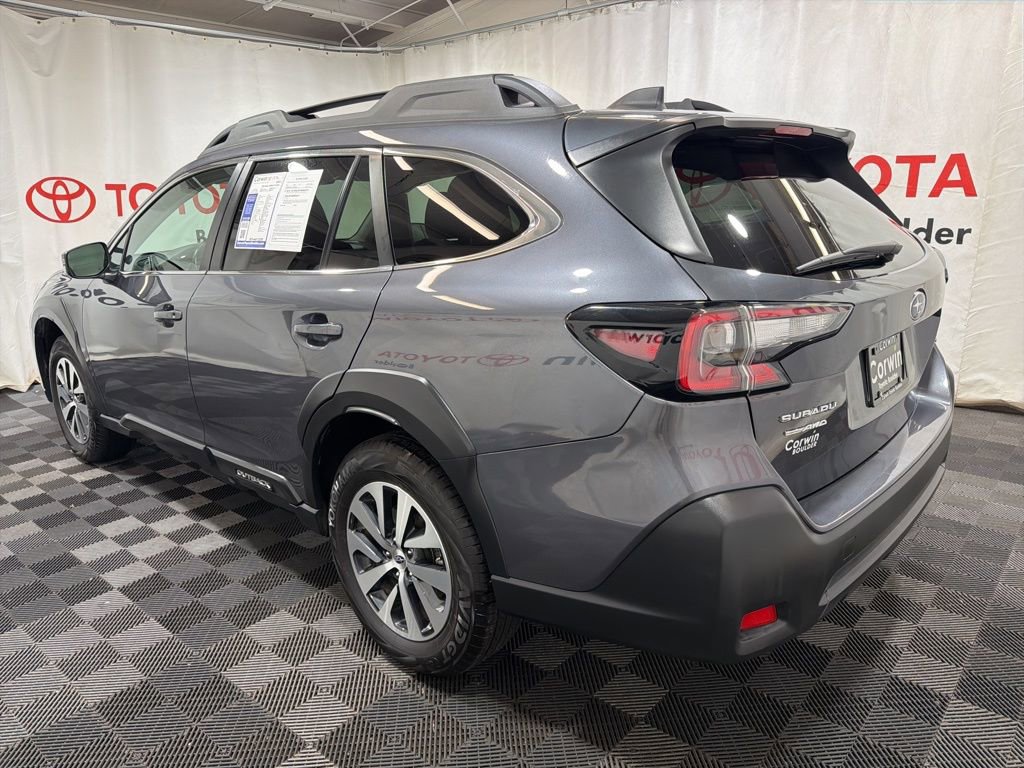 Used 2025 Subaru Outback Premium image 4