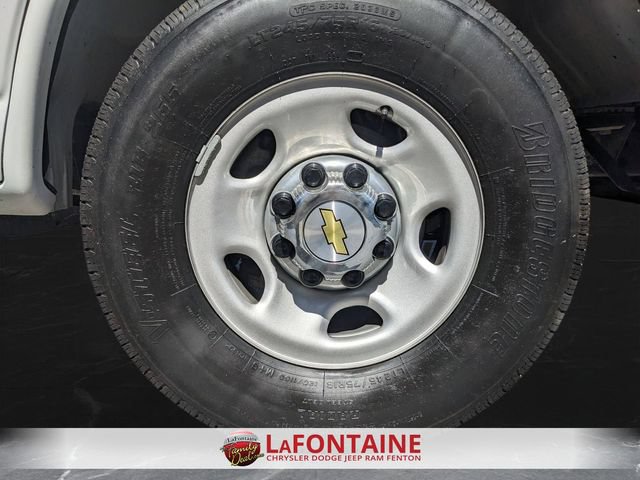 Used 2025 Chevrolet Express 3500 LT w/ LT Preferred Equipment Group RWD image 30