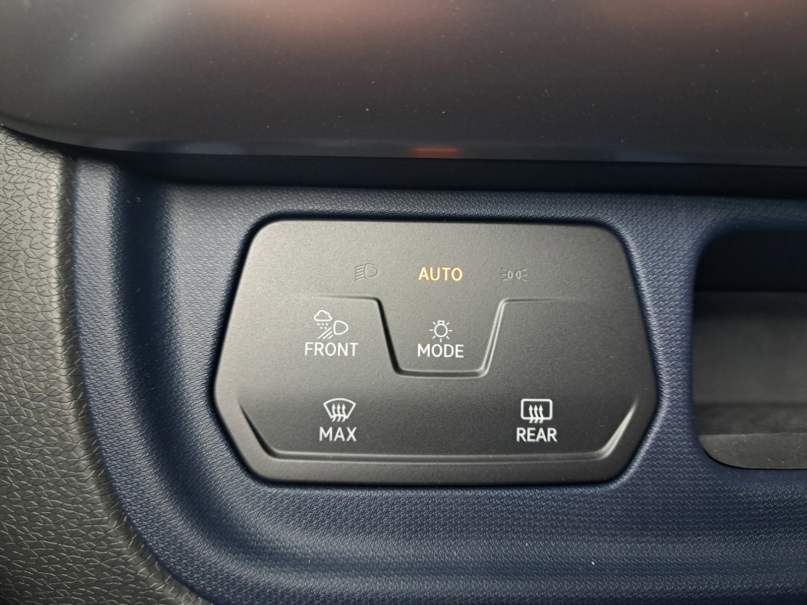 New 2025 Volkswagen ID. Buzz Pro S image 25