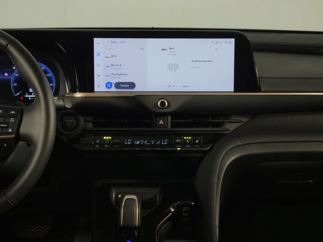 Used 2025 Toyota Crown Signia w/ Advanced Technology Package AWD/4WD image 25