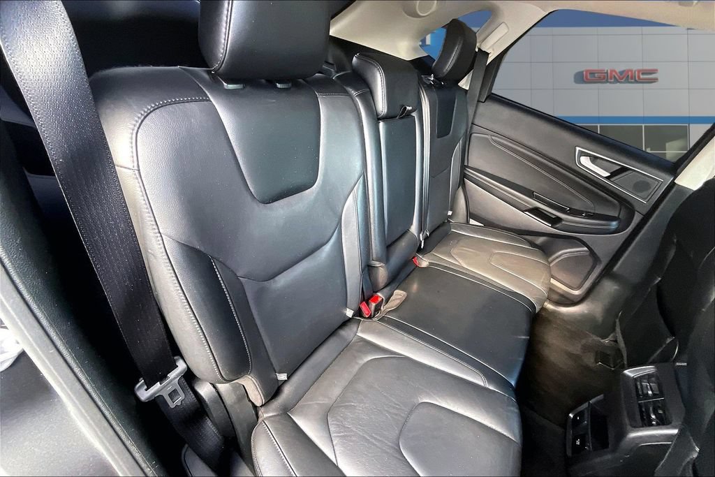 Used 2019 Ford Edge Titanium AWD/4WD image 25