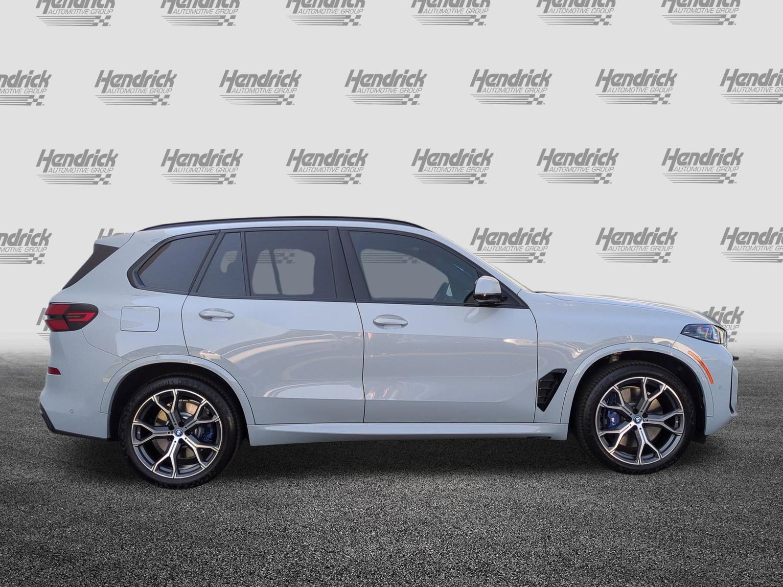 Certified 2025 BMW X5 xDrive50e w/ M Sport Package AWD/4WD image 11