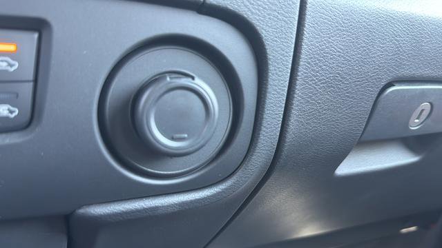 Used 2025 Nissan Frontier PRO-4X image 26