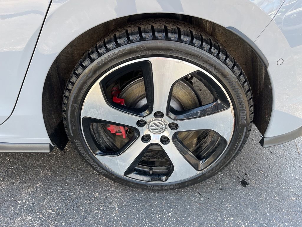 Used 2024 Volkswagen GTI Autobahn image 9