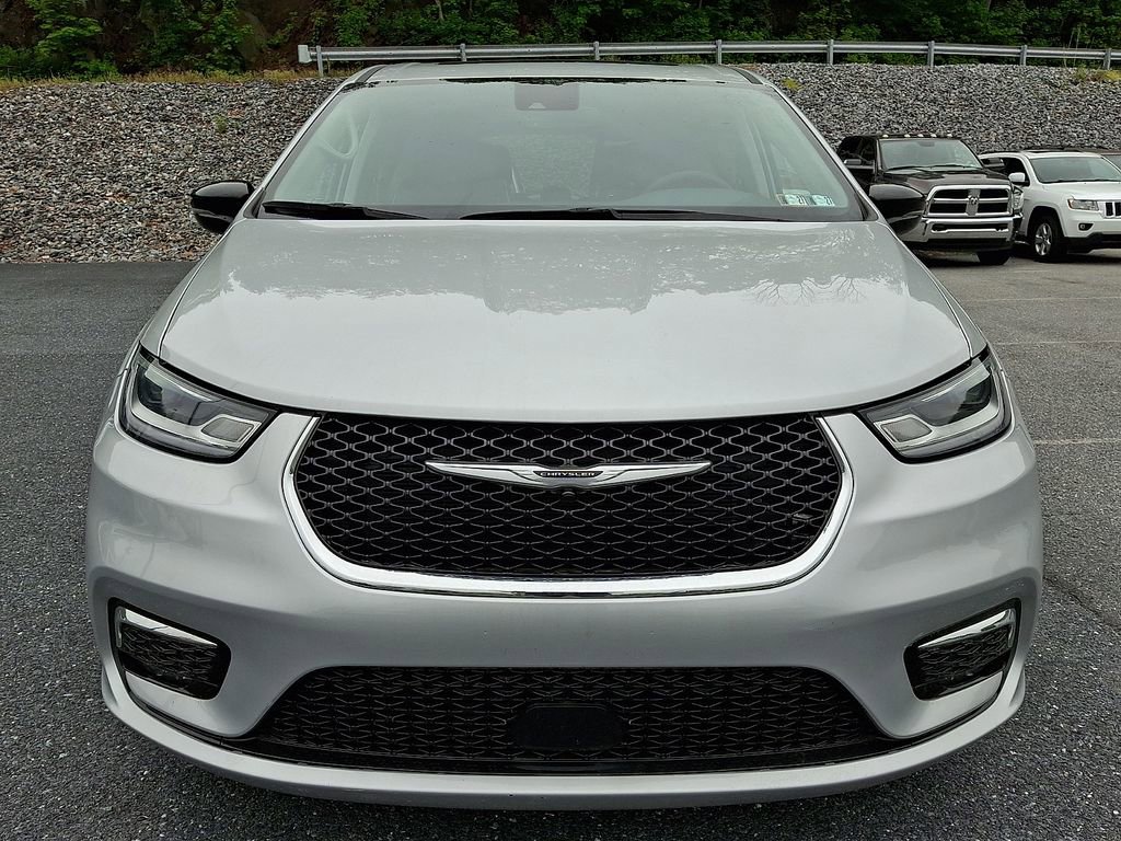 Used 2024 Chrysler Pacifica Limited FWD image 5