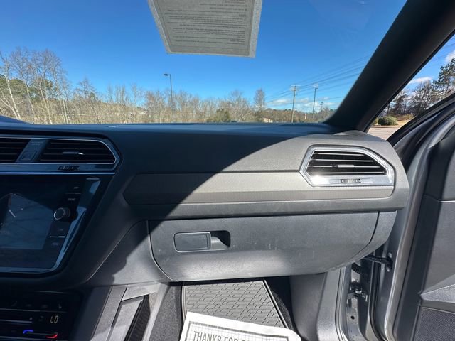 Used 2023 Volkswagen Tiguan SE R-Line image 16