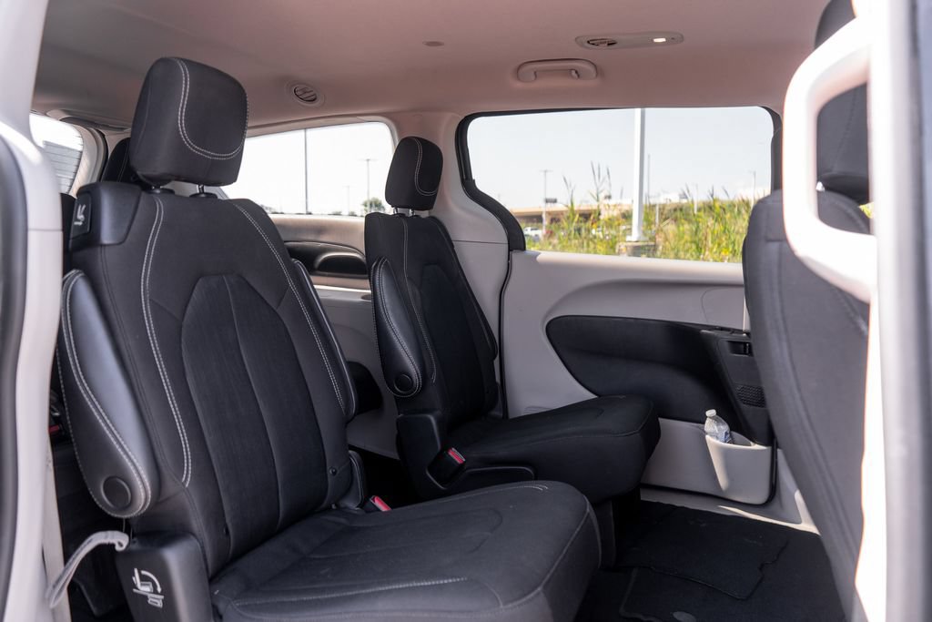 Used 2023 Chrysler Voyager LX FWD image 14