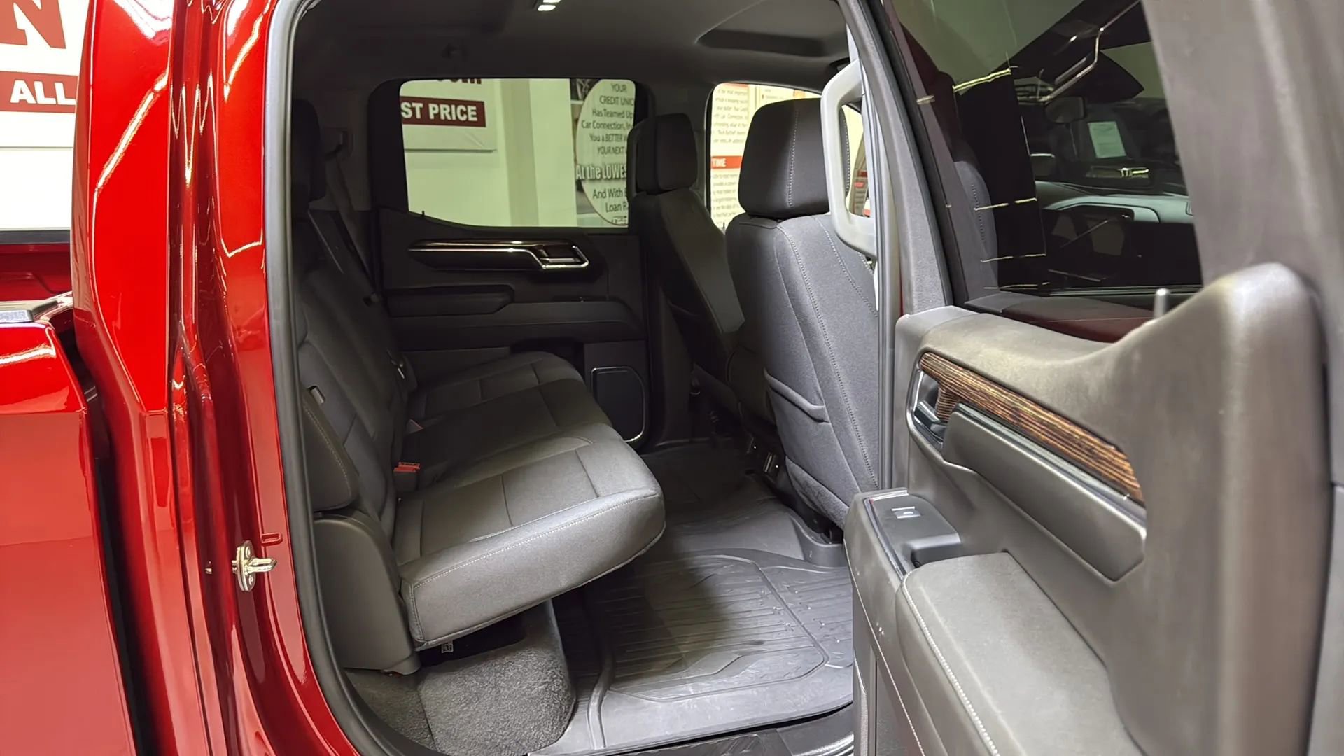 Used 2024 GMC Sierra 1500 Elevation w/ LPO, Elevation Black Package image 21