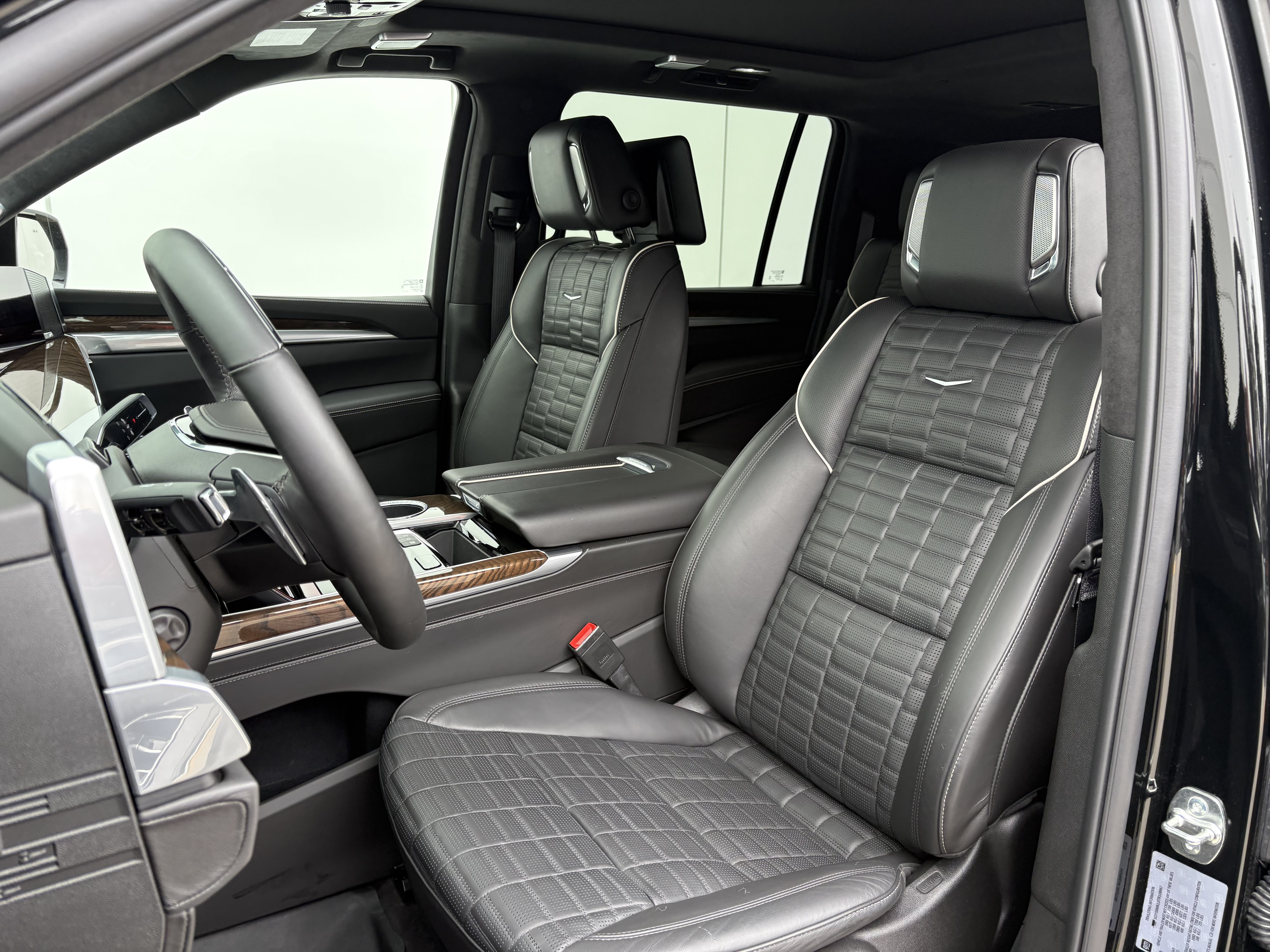 Used 2026 Cadillac Escalade ESV Platinum Luxury w/ LPO, Floor Liner Package AWD/4WD image 12