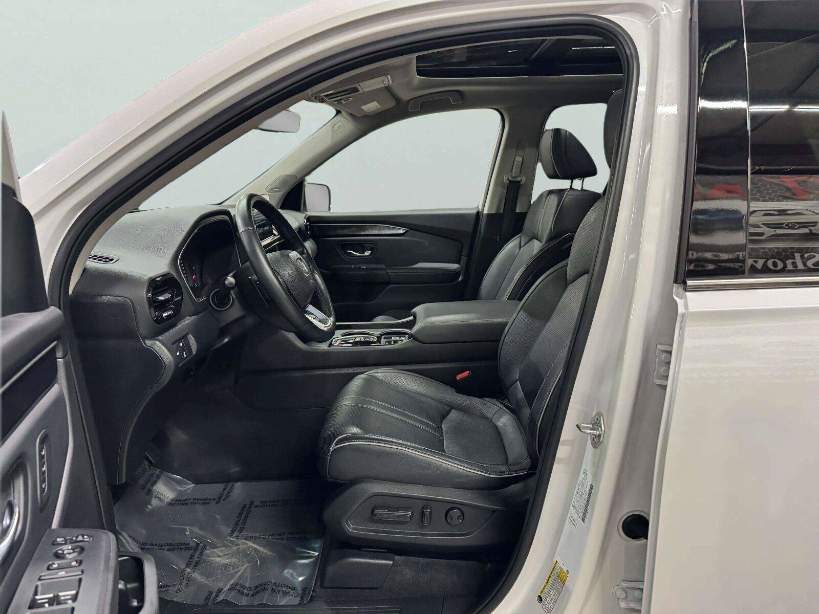 Used 2023 Honda Pilot Elite image 21