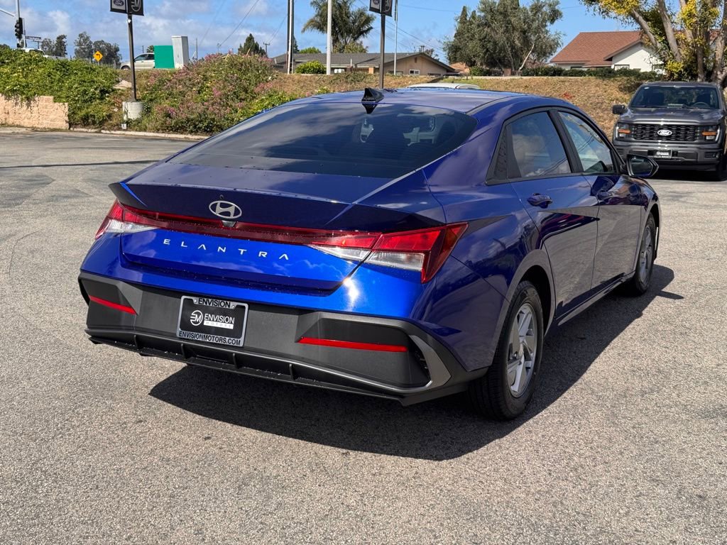Used 2024 Hyundai Elantra SE image 12