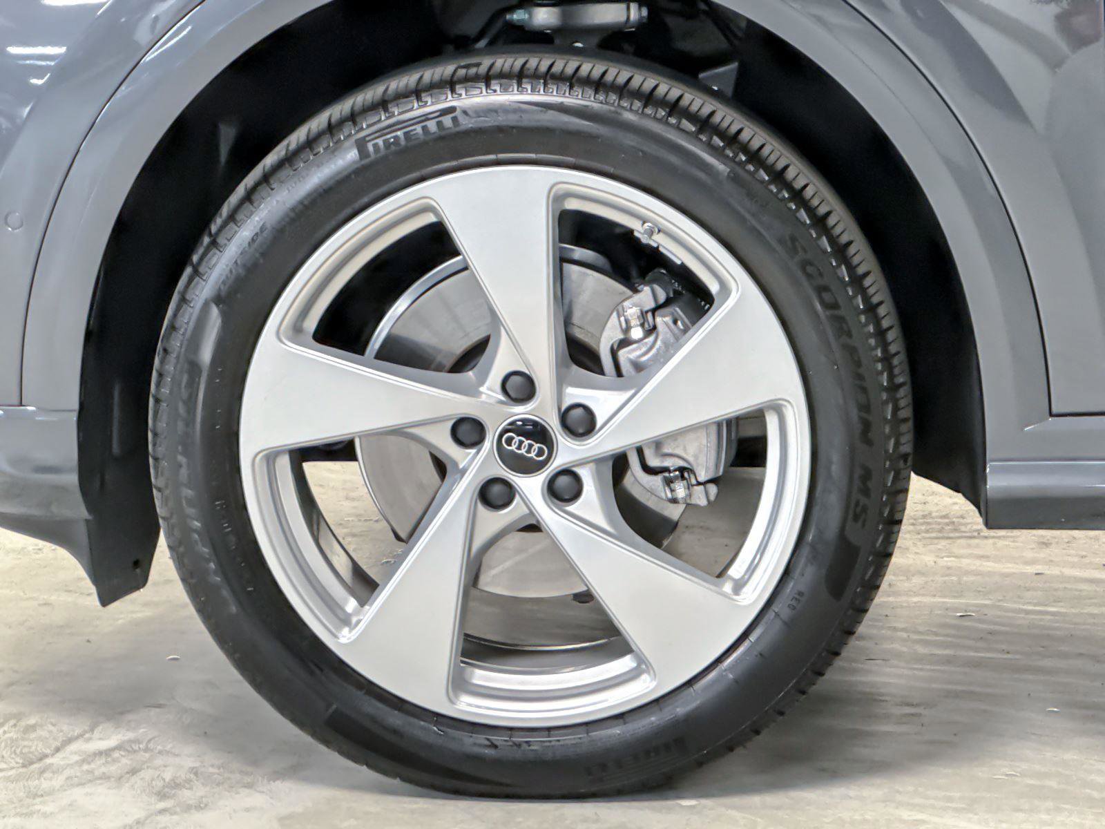 Used 2025 Audi Q5 Premium Plus w/ Premium Plus image 26