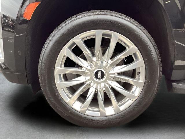 Used 2024 Cadillac Escalade ESV Premium Luxury image 12