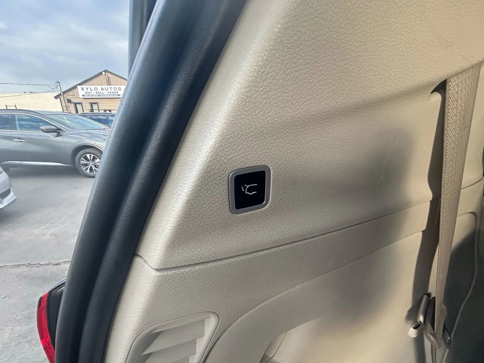 Used 2017 Chrysler Pacifica Touring-L image 29