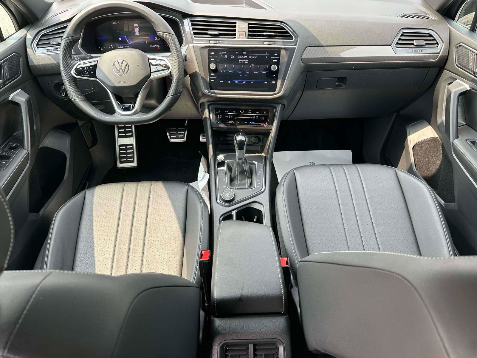 Certified 2023 Volkswagen Tiguan SE R-Line AWD/4WD image 11