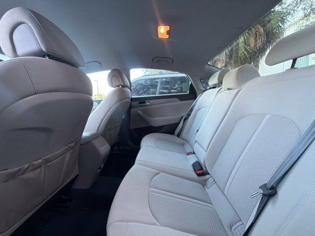 Used 2017 Hyundai Sonata SE w/ Cargo Package FWD image 9