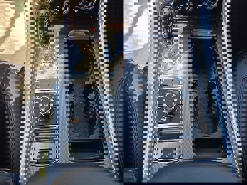 Used 2018 Land Rover Range Rover Sport HSE image 19