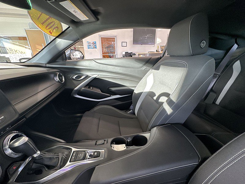 Used 2017 Chevrolet Camaro LT w/ RS Package image 9