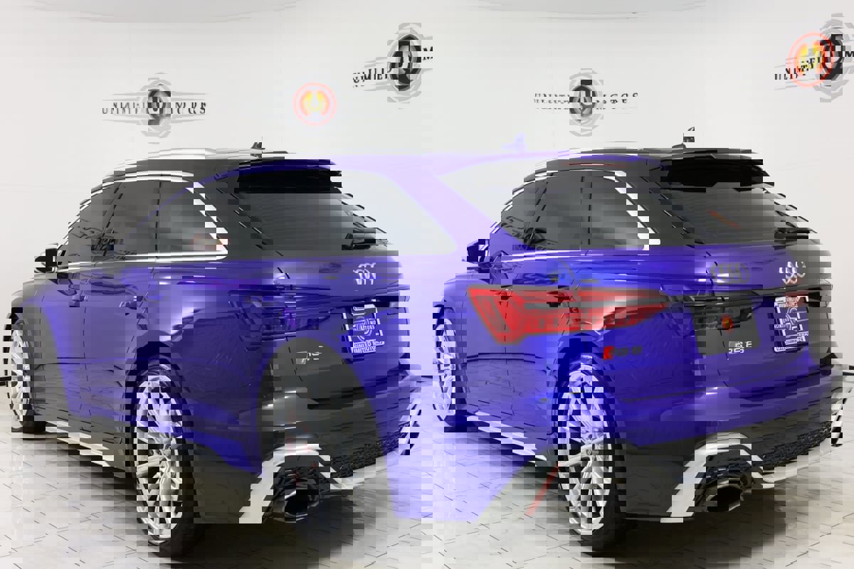 Used 2023 Audi RS 6 w/ Driver Assistance Package image 4