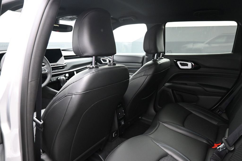 New 2026 Jeep Compass Latitude AWD/4WD image 14