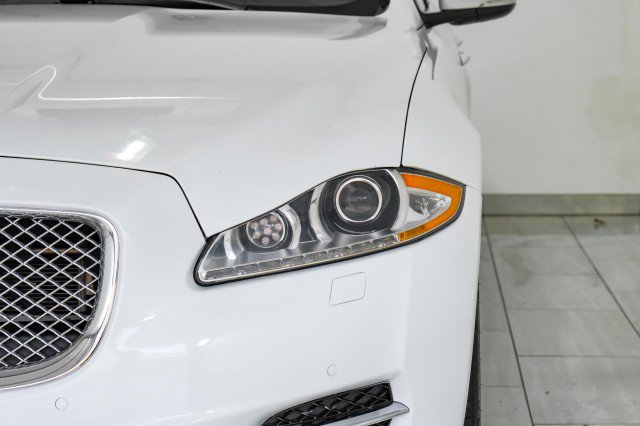 Used 2012 Jaguar XJ L image 47