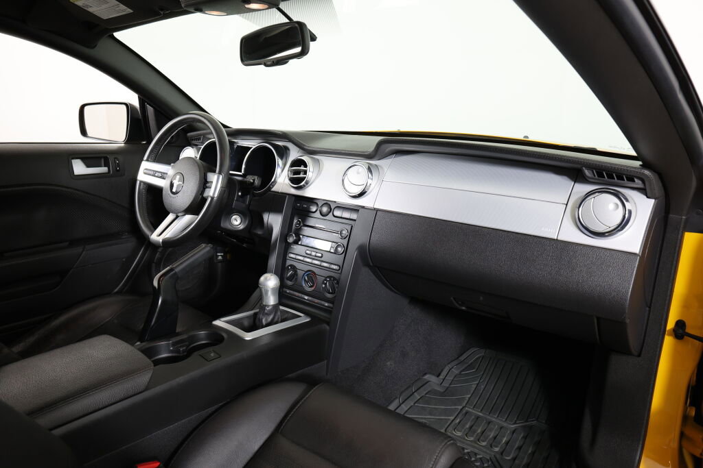 Used 2009 Ford Mustang GT Premium image 14