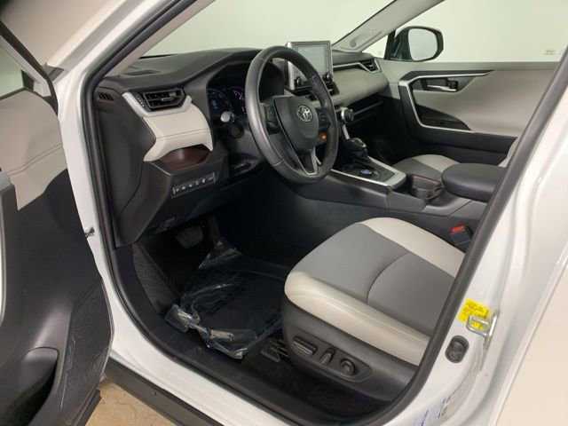 Used 2021 Toyota RAV4 Limited AWD/4WD image 31