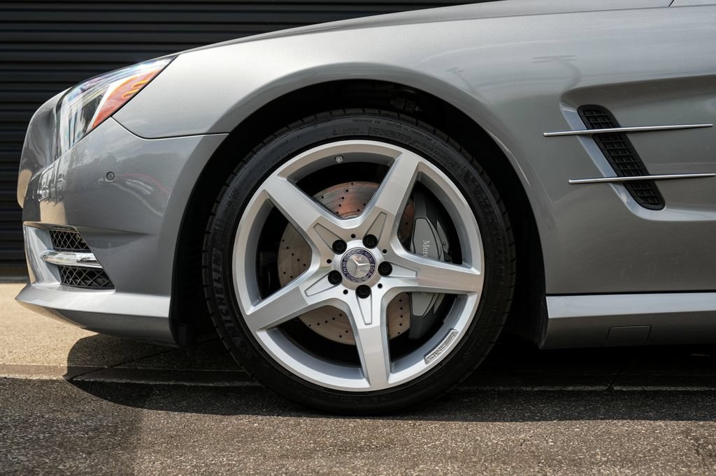 Used 2013 Mercedes-Benz SL 550 image 12