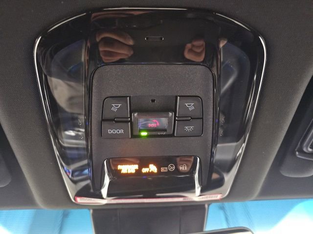 Certified 2024 Toyota Venza XLE image 30