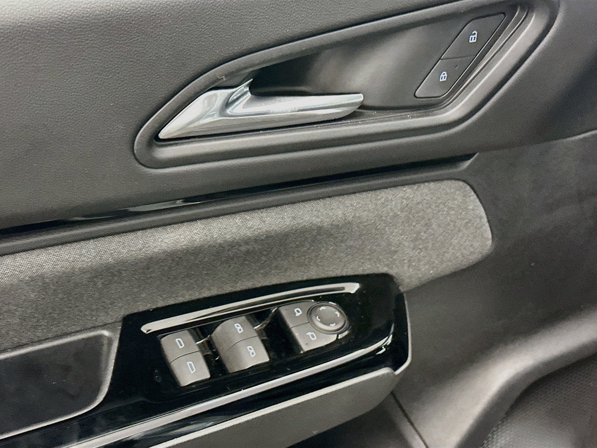 Used 2024 Honda Prologue EX image 15