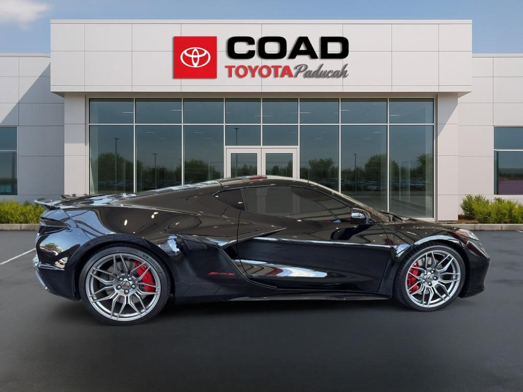 Used 2024 Chevrolet Corvette Z06 RWD image 6