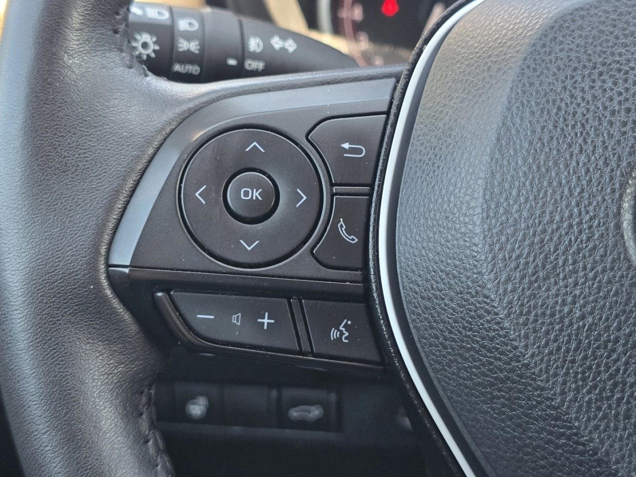 Certified 2023 Toyota RAV4 XLE Premium FWD image 32