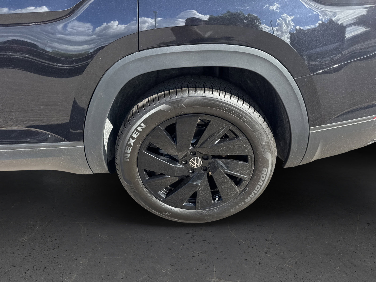 New 2026 Volkswagen Atlas SE image 9