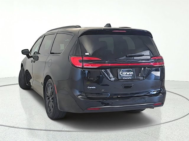 Used 2025 Chrysler Pacifica Limited FWD image 4