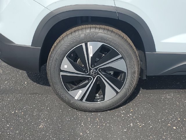 New 2027 Volkswagen Taos SE AWD/4WD image 5