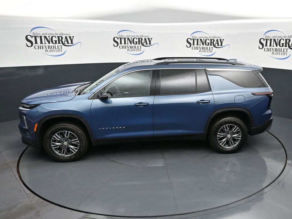 Used 2026 Chevrolet Traverse LT FWD image 21