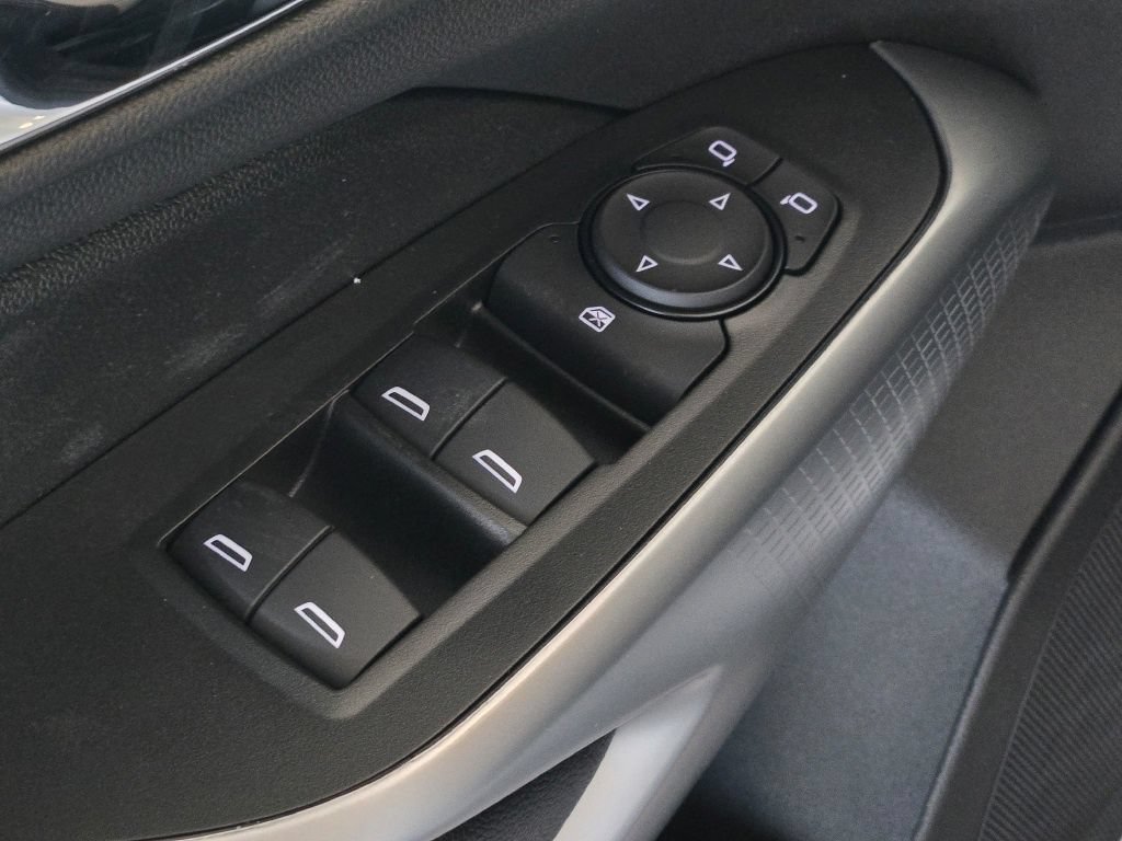 New 2026 Chevrolet Trax RS w/ Driver Confidence Package FWD image 19