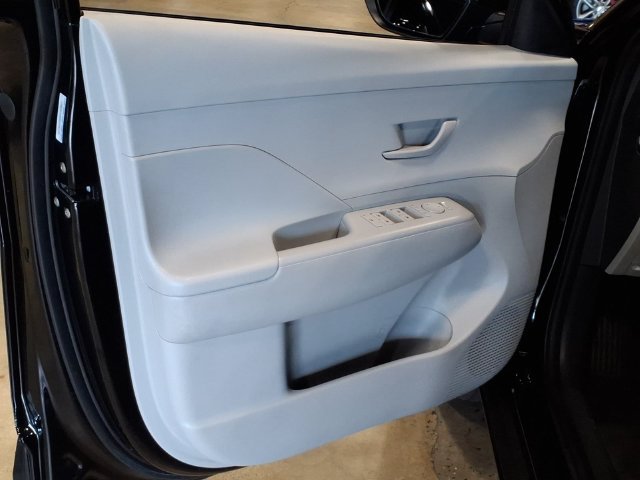 Used 2025 Hyundai Kona SEL AWD/4WD image 11