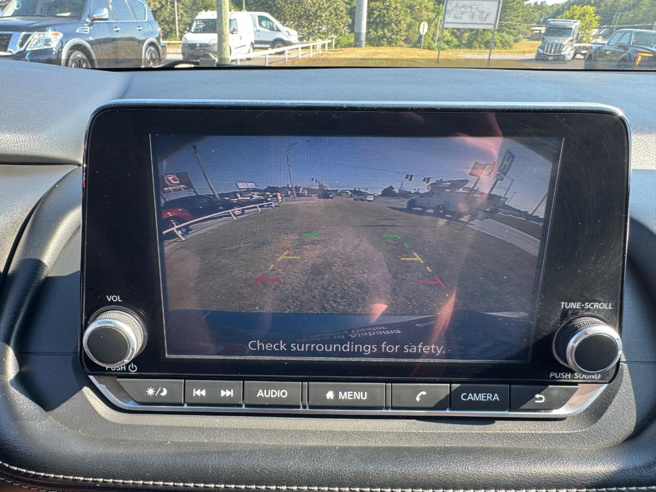 Used 2025 Nissan Rogue SV AWD/4WD image 33