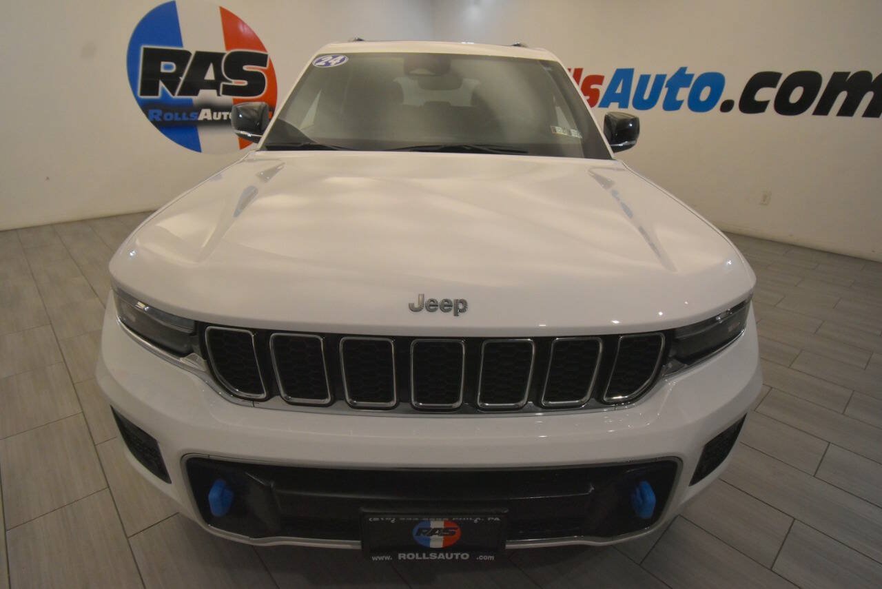 Used 2024 Jeep Grand Cherokee Overland w/ Trailer Tow Package AWD/4WD image 8