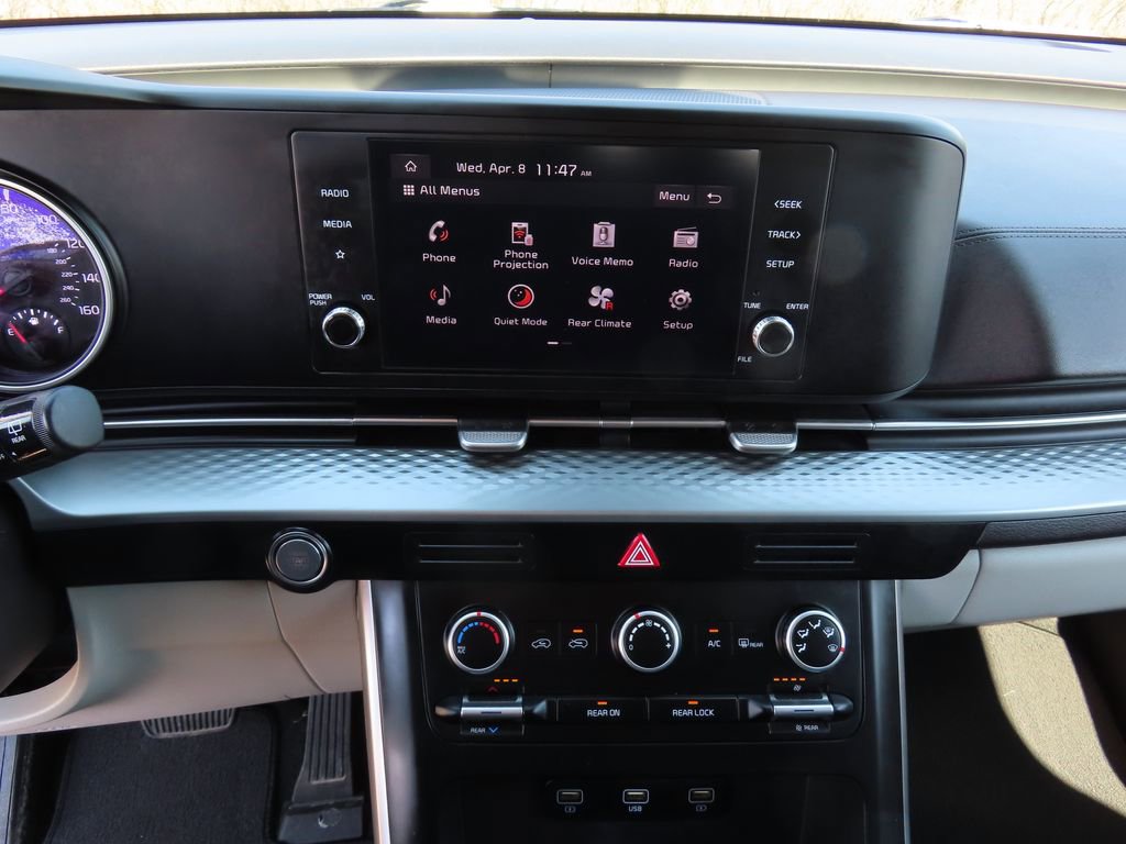 Used 2023 Kia Carnival LX FWD image 15